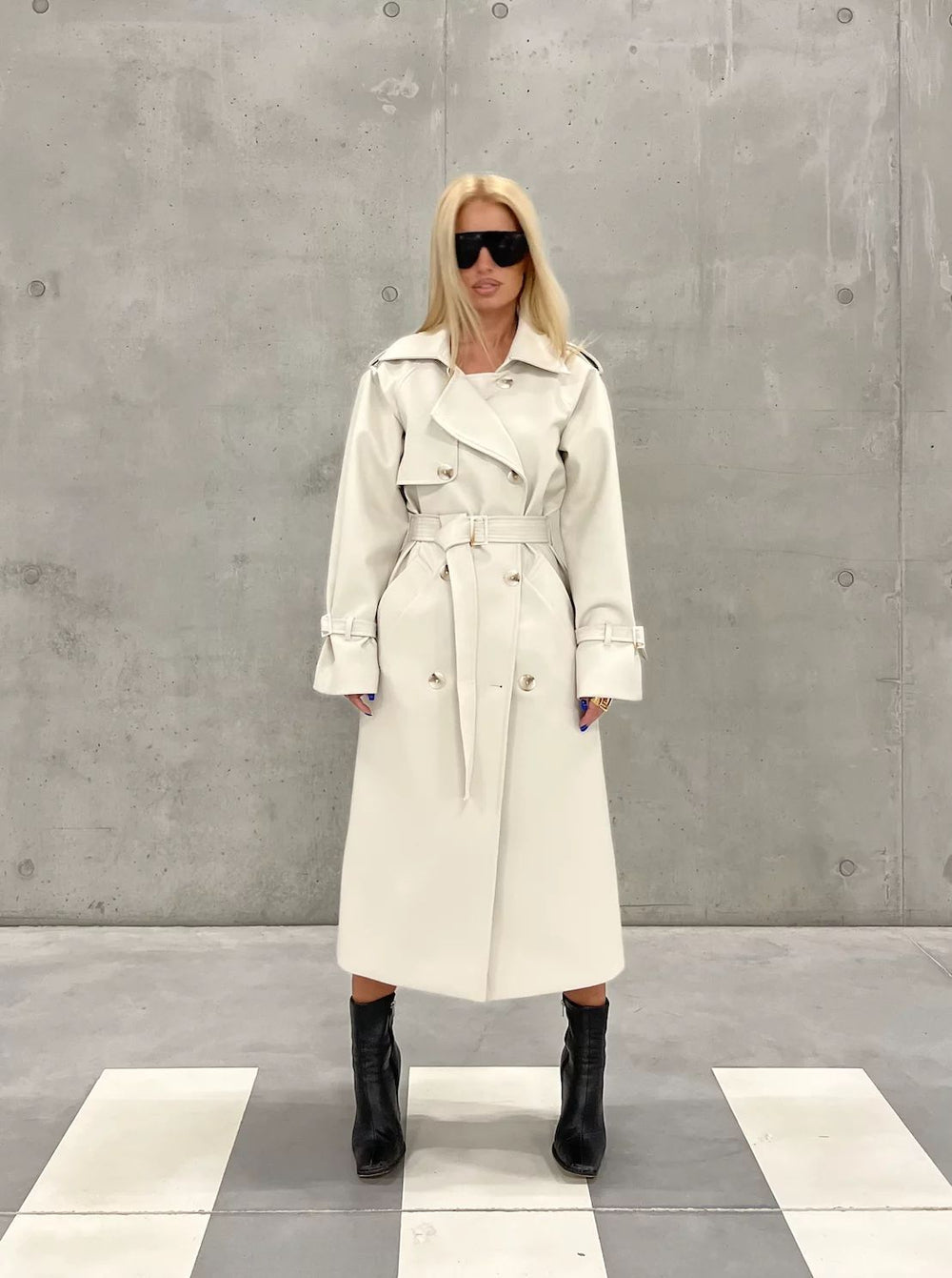 Trench coat made of eco-leather milky